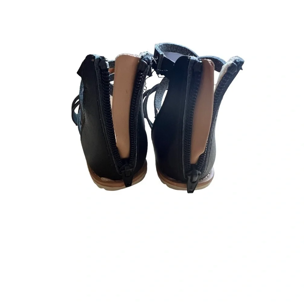 Cat & Jack Gladiator Sandals : Color: Black/Tan Size 13